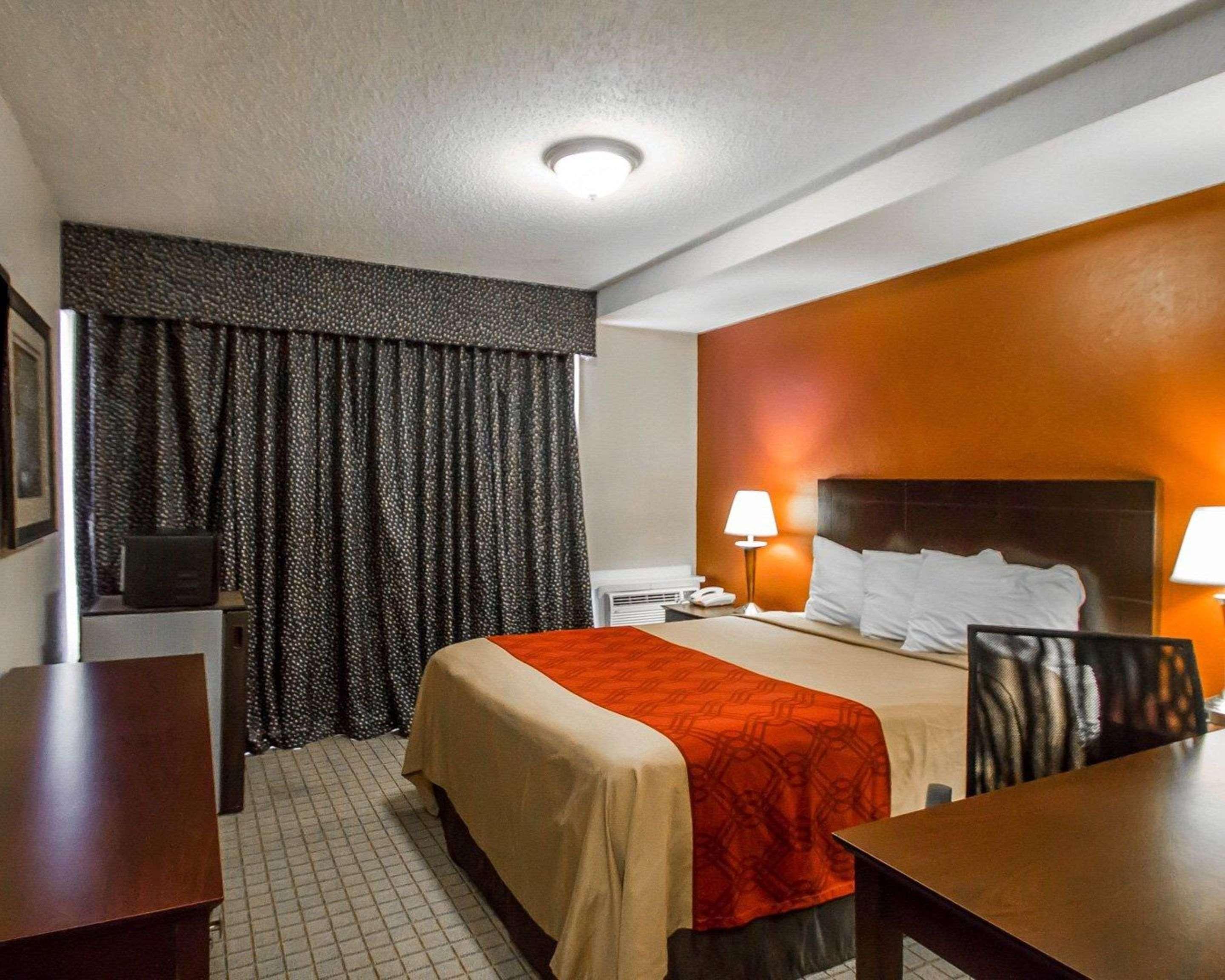 Econo Lodge Inn & Suites Old Saybrook - Westbrook Екстер'єр фото