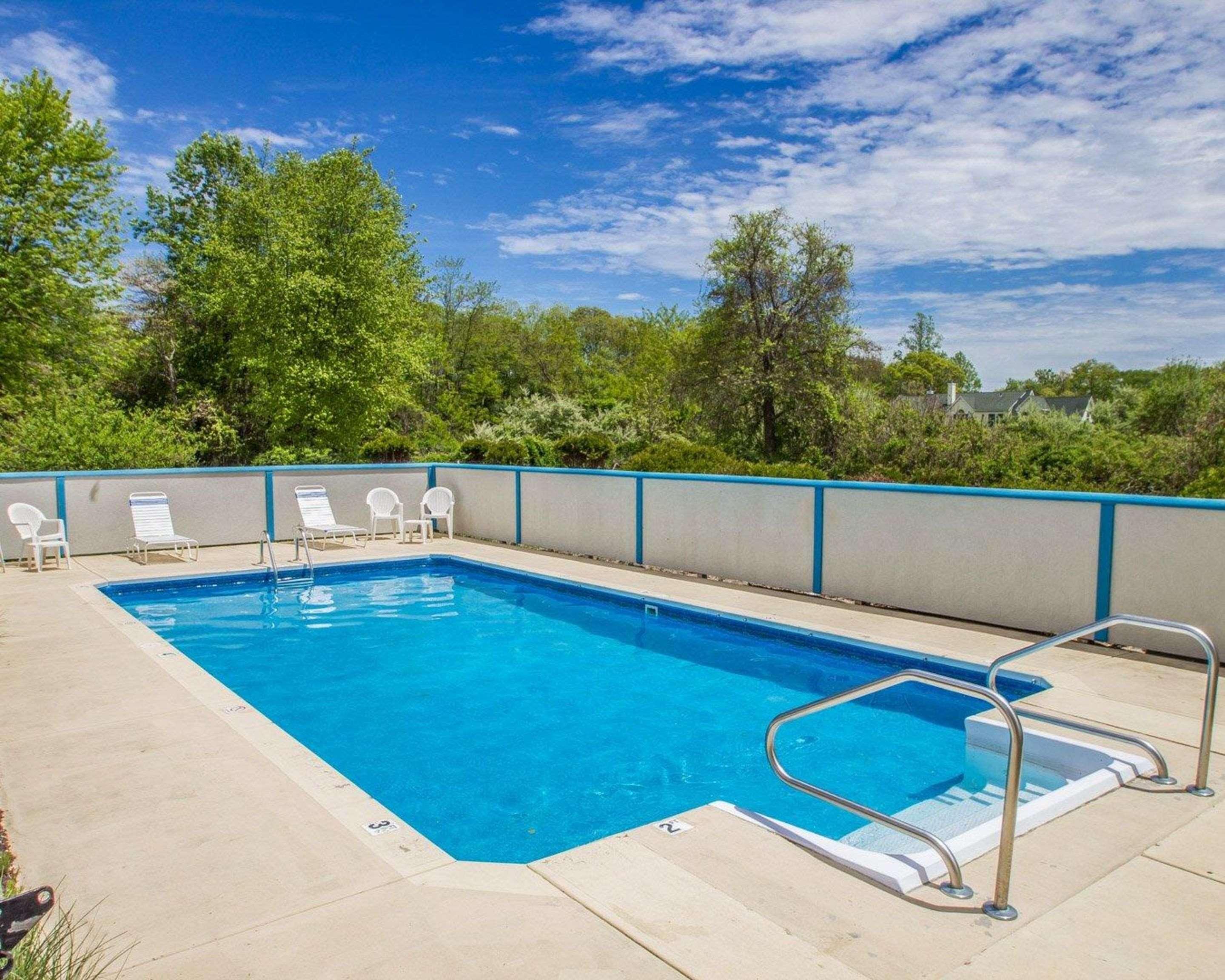 Econo Lodge Inn & Suites Old Saybrook - Westbrook Екстер'єр фото