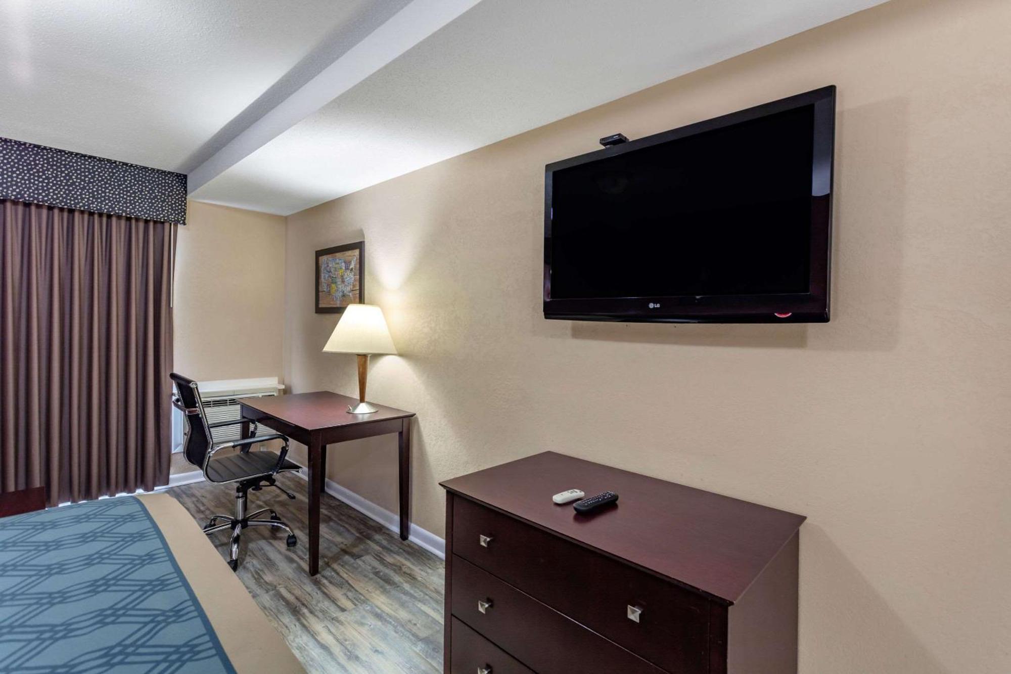 Econo Lodge Inn & Suites Old Saybrook - Westbrook Екстер'єр фото
