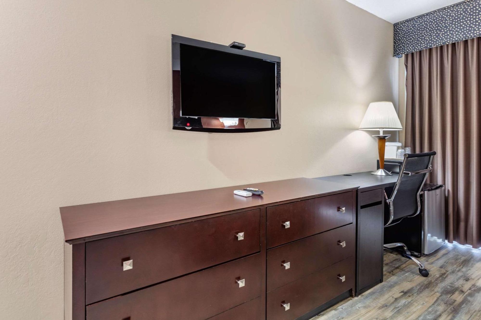 Econo Lodge Inn & Suites Old Saybrook - Westbrook Екстер'єр фото